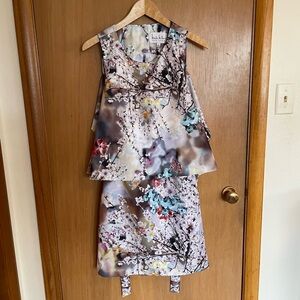 Nicole Miller Spring Cherry Blossom Floral Mini Dress Open Back Size 6/S